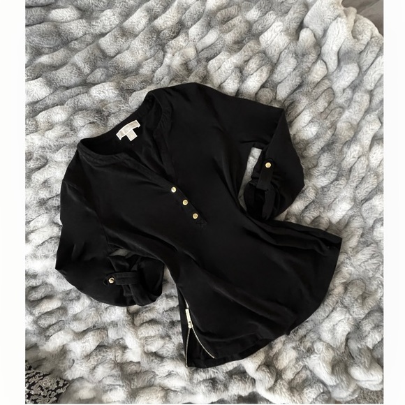 • Michael Kors• 3/4 Sleeve Black Top with Gold Accents - Size Large - Picture 2 of 5